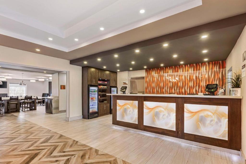 Best Western Plus Executive Inn Toronto Exterior photo