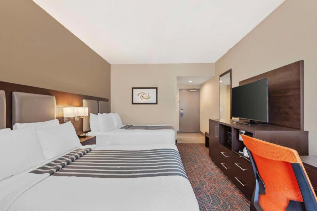 Best Western Plus Executive Inn Toronto Exterior photo