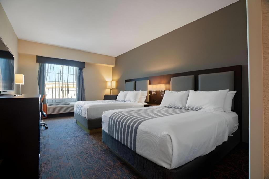 Best Western Plus Executive Inn Toronto Exterior photo
