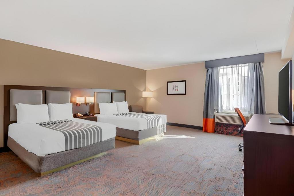 Best Western Plus Executive Inn Toronto Exterior photo