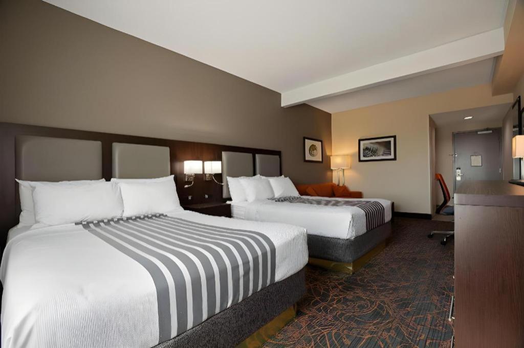 Best Western Plus Executive Inn Toronto Exterior photo