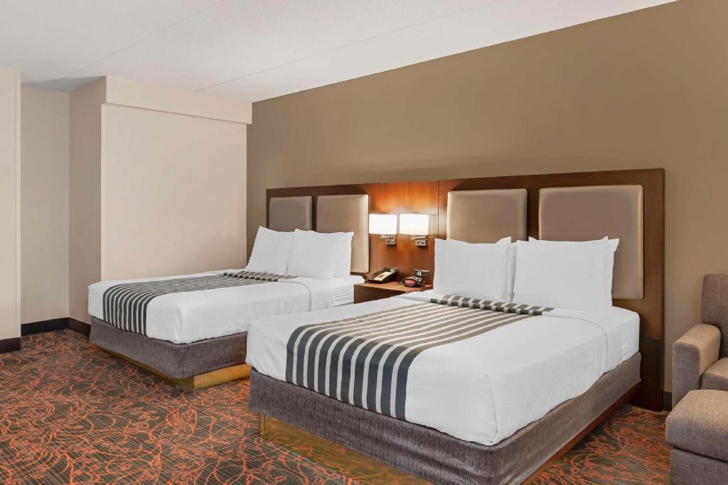 Best Western Plus Executive Inn Toronto Exterior photo