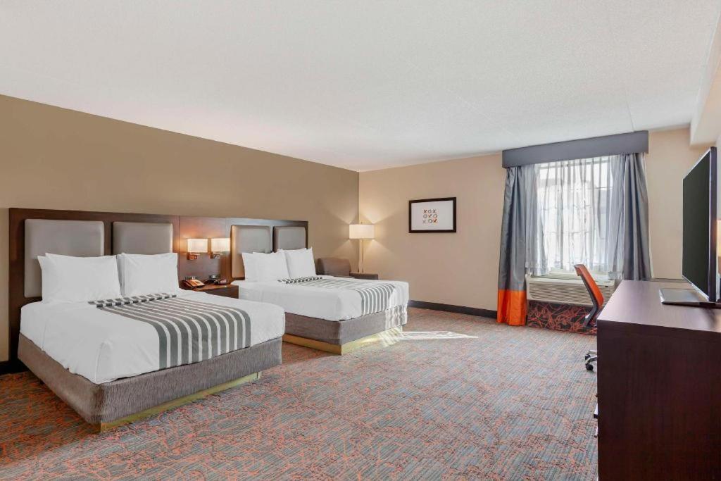Best Western Plus Executive Inn Toronto Exterior photo