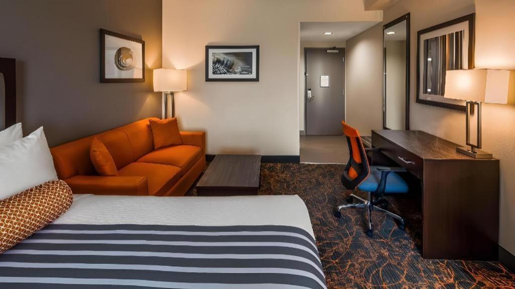 Best Western Plus Executive Inn Toronto Exterior photo