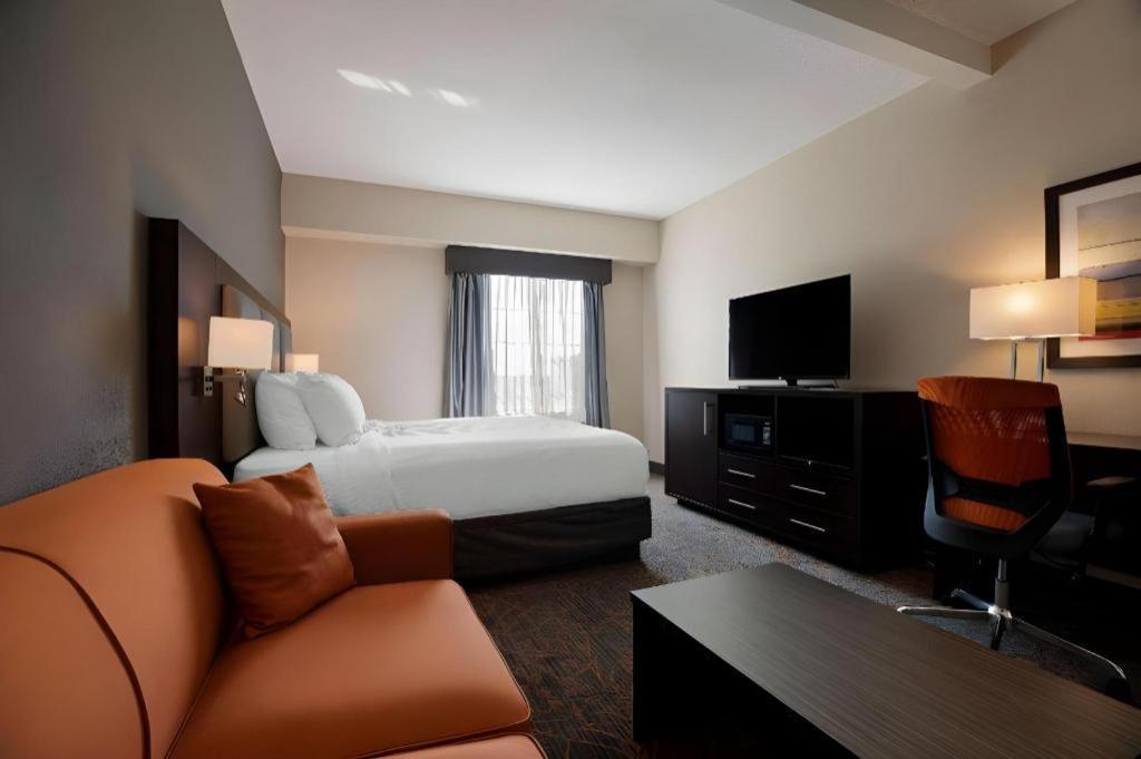 Best Western Plus Executive Inn Toronto Exterior photo