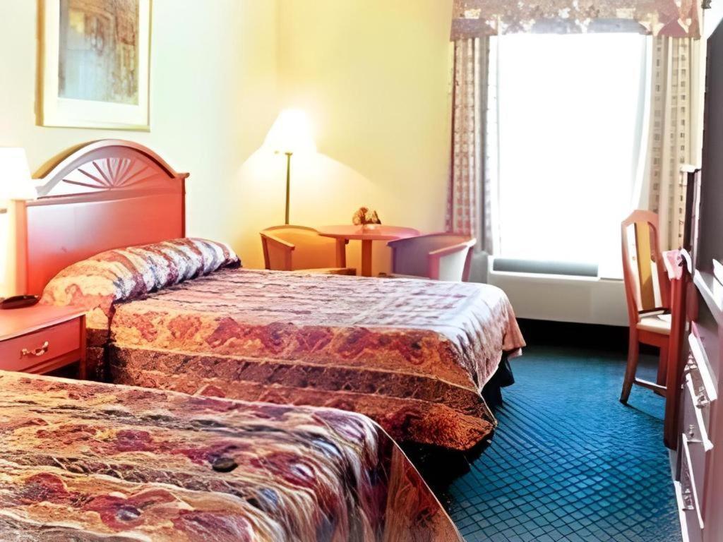 Best Western Plus Executive Inn Toronto Exterior photo