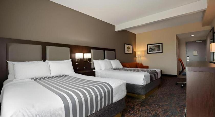Best Western Plus Executive Inn Toronto Exterior photo
